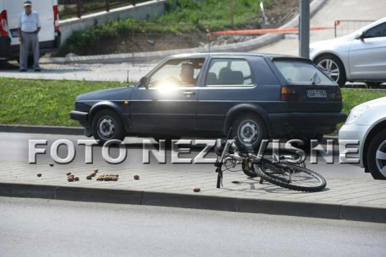 Banjaluka: Povrijeđen biciklista u saobraćajci kod kružnog toka (FOTO)
