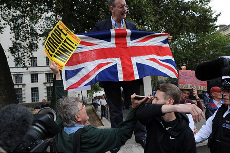 Pristalice ostanka Britanije u EU traže odgodu Brexita