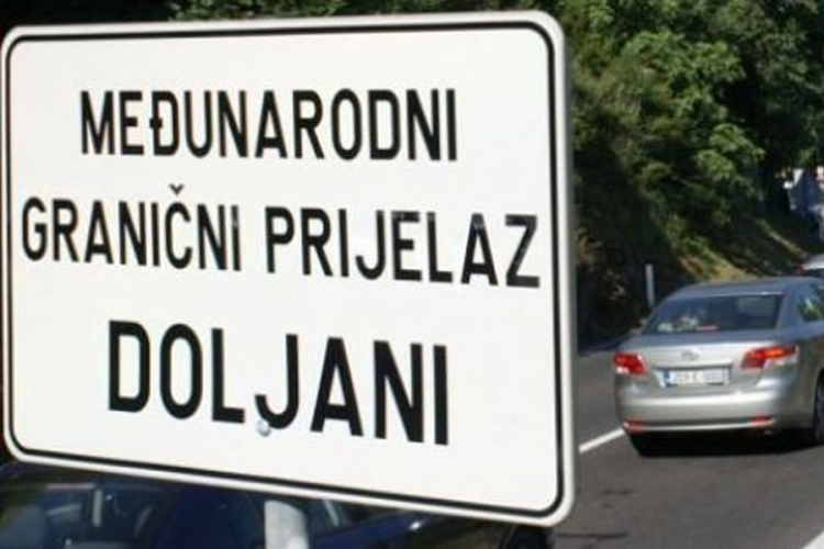 U Doljanima se čeka oko sat vremena