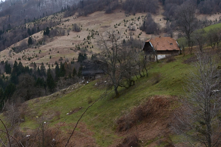 Vatra progutala fijestu koju je Teslićanka parkirala nakon kvara