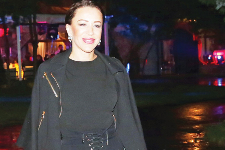 Romana na ulici šutirala momka u glavu