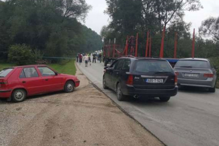Preticanje završilo kobno: Poginula žena, dvije osobe teško povrijeđene