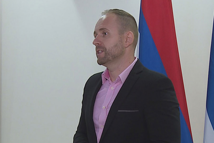 Aćić odgovorio Salkiću: Nisu nam dostavili spiskove, ne može svako da uđe u Skupštinu
