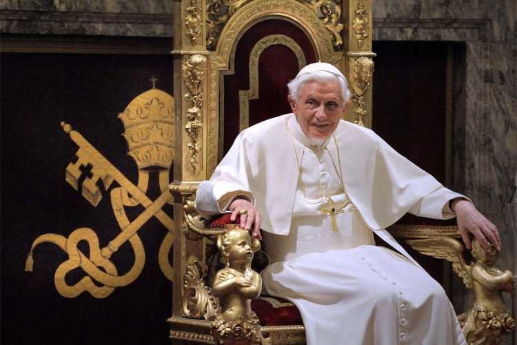 Bivši papa priznao da mu upravljanje Vatikanom nije bila jaka strana