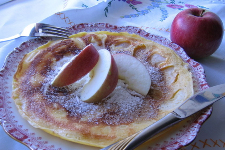 Omlet sa jabukom
