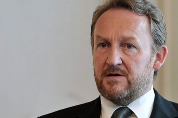 Izetbegović dao 10.000 KM autoru koji vrijeđa Srbe


