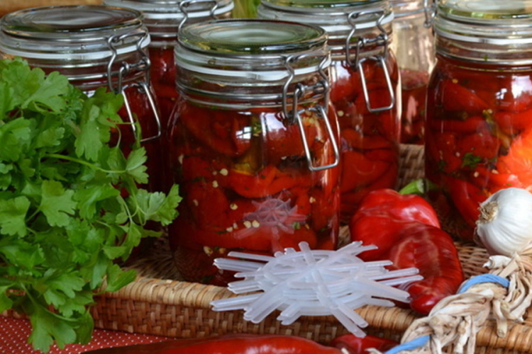 Bakin recept: Crvene paprike sa bijelim lukom