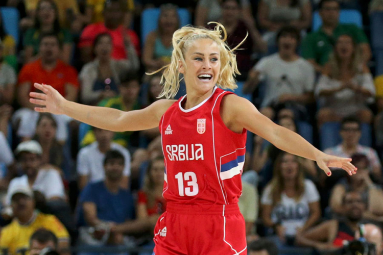 Milica Dabović ponovo "zapalila" društvene mreže (FOTO)