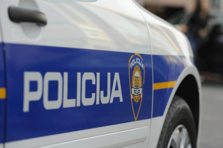 Hrvatska: Državljanin BiH pregazio mladića koji je ležao na putu
