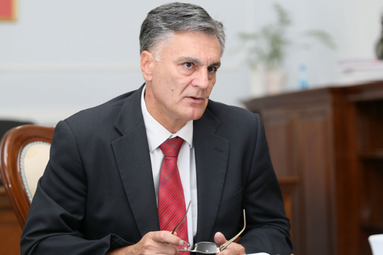 Karan: Pozivamo sve da se izjasne slobodno po svojoj savjesti