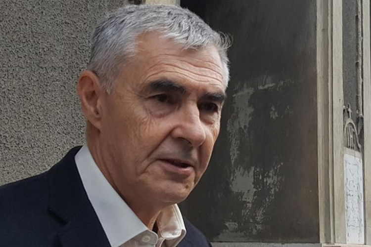 Novoizabrani saborski zastupnik "pljuvao" studente pa otišao na misu ustašama