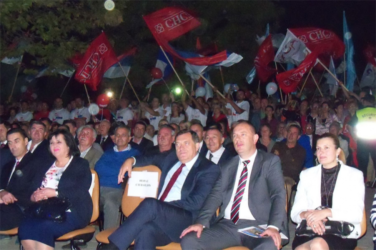 SNSD u Trebinju: Sa Lukom Petrovićem će dobiti više