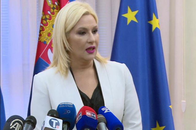 Mihajlović: O Dodiku – samo Vučić