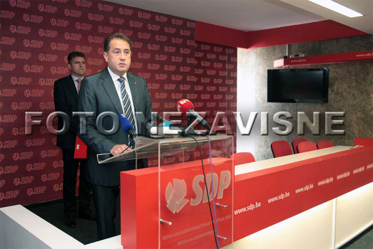 SDP BiH predao krivičnu prijavu protiv Fadila Novalića zbog prodaje FDS-a