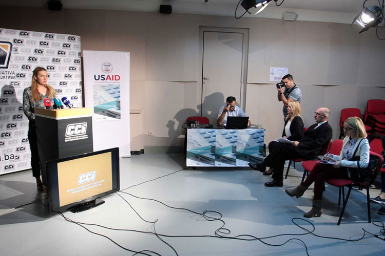 Skoro 300  institucija nije radilo u sladu sa zakonom