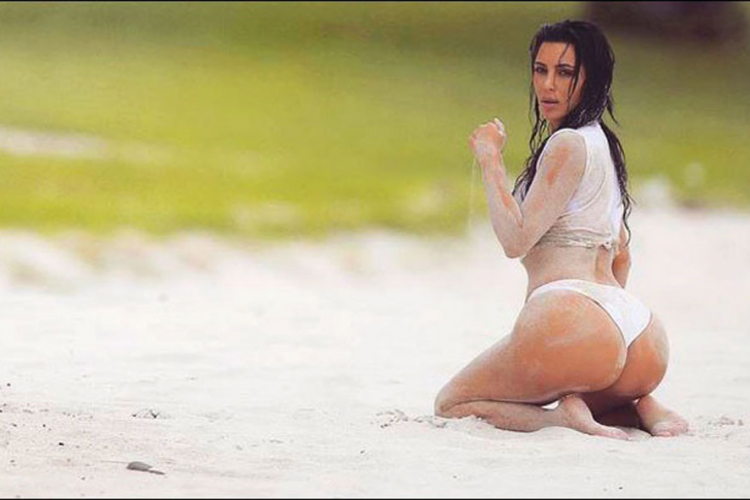 Ukrajinski novinar pokušao da poljubi Kim Kardašijan u zadnjicu (VIDEO)