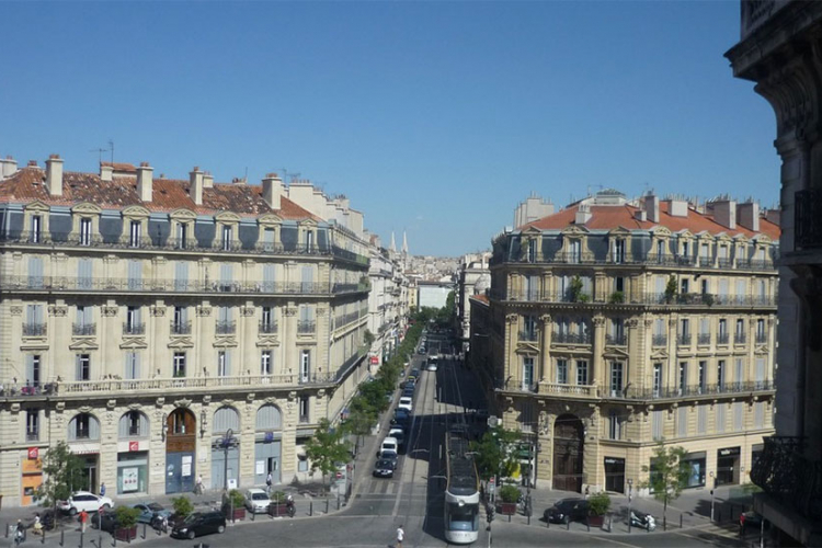 Desetine djece otrovano u školi u Marseju