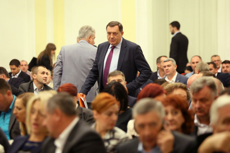 Dodikovi advokati traže odgodu saslušanja
