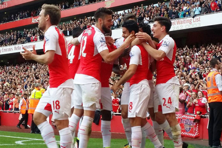 Zbog obećanja ove novinarke će svi početi da navijaju za Arsenal (FOTO)