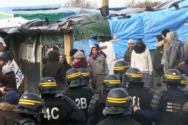 Kale: Sukobi zbog podrške migrantima, suzavac i vodeni top
