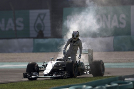 Hamilton traži odgovore od Mercedesa nakon kvara motora