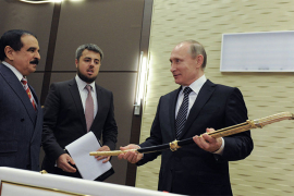 Putin slavi 64. rođendan: Dobijao od krokodila do sablje dimiskije