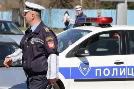 Prijedor: Lopovi sa torbama punim alkohola nabasali na policajca