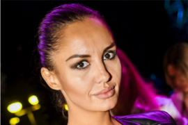 Voditeljka koju niko ne gleda u oči (FOTO)