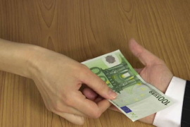 Majka, kćerka i zet valjali lažne evre