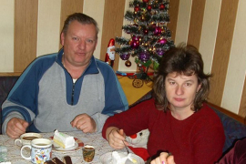 Roditeljima koji su pokušali zapaliti kćerku ukupno 10 i po godina ...