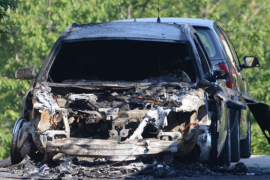 Piromani ponovo haraju Sarajevom: BMW u potpunosti uništen u požaru