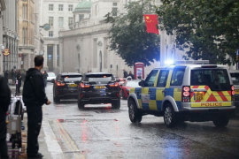London: Zgrade i ulica evakuisane zbog sumnjivog vozila (VIDEO)