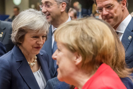 Mej i Merkel: EU sprema mjere protiv Rusije i Asada zbog Alepa