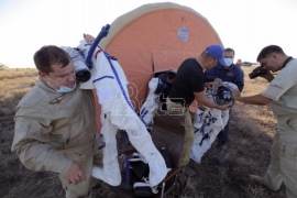 "Sojuz" vratio troje astronauta na Zemlju