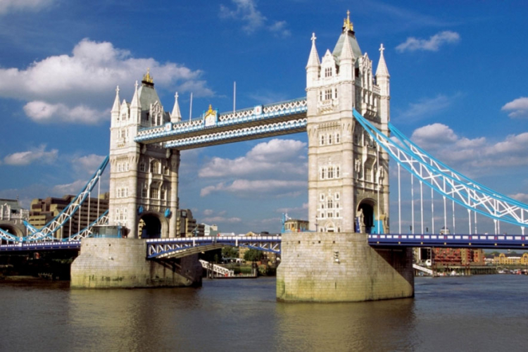 Zatvoren "Tauer bridž" u Londonu