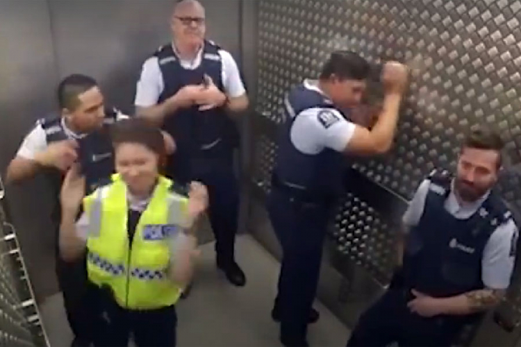 Ovo samo oni mogu: Novi Zeland ima najrasplesaniju policiju (VIDEO)