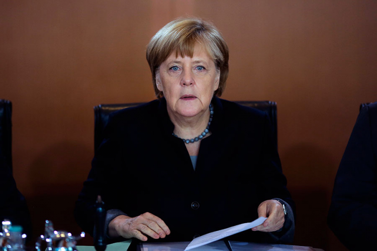 Merkel: Ne mijenjamo politiku prema migrantima