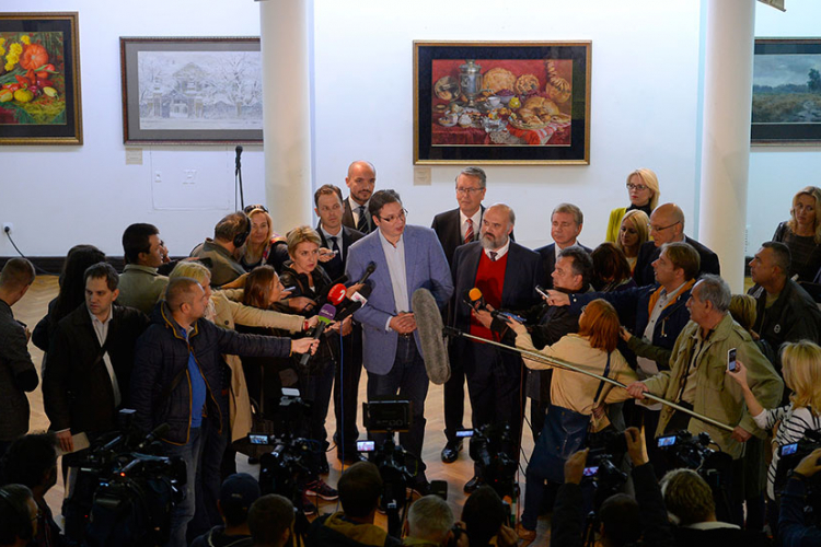 Vučić: Uskoro ćemo donijeti odluku o telekomunikacijama