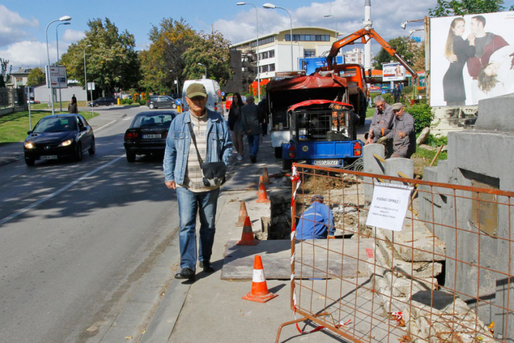 Zbog pucanja cijevi bili bez grijanja