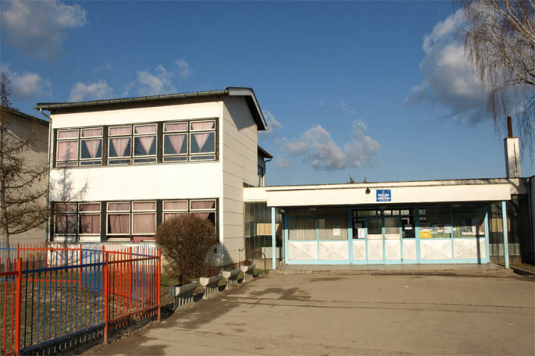 Čelinac stomatolog bliže učenicima