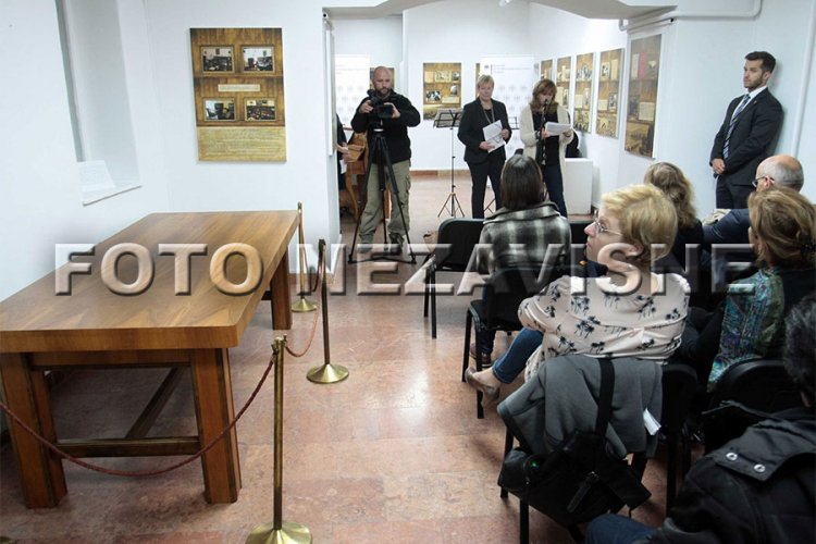 Andrićev sto kao most između dva naroda (FOTO)