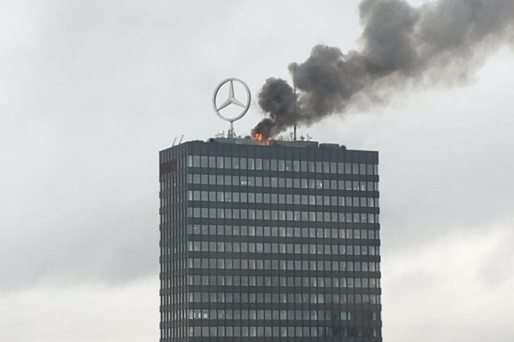 Gori Evropa-centar u Berlinu