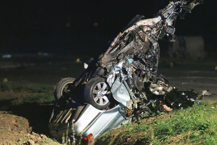 Užasavajuće scene na hrvatskim putevima: Troje poginulo u sudaru (FOTO)