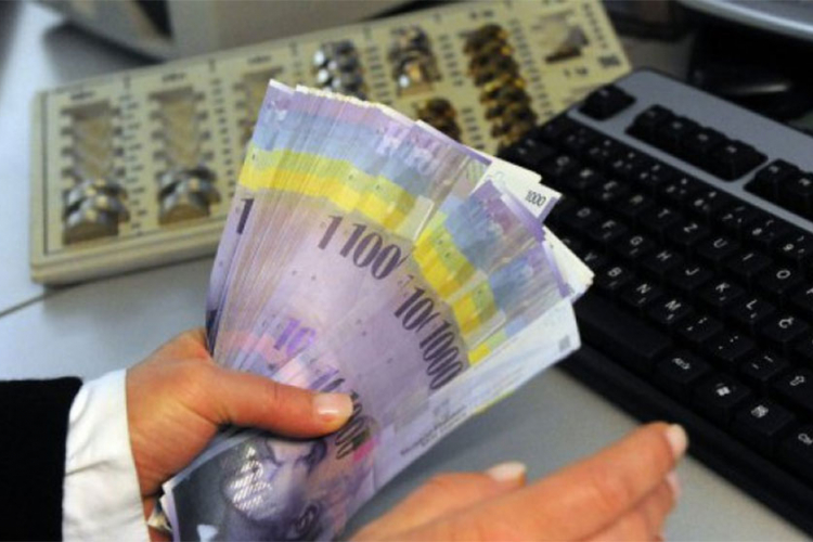 U Srbiji raskinut prvi kredit u "švajcarcima"