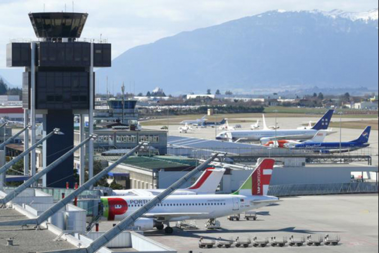Zbog dojave o bombi evakuisan avion u Ženevi