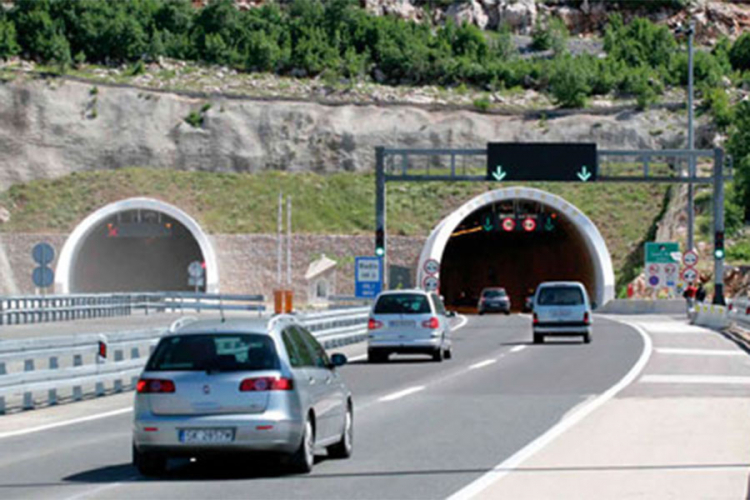 Na hrvatskim putevima do sada poginulo 240 lica