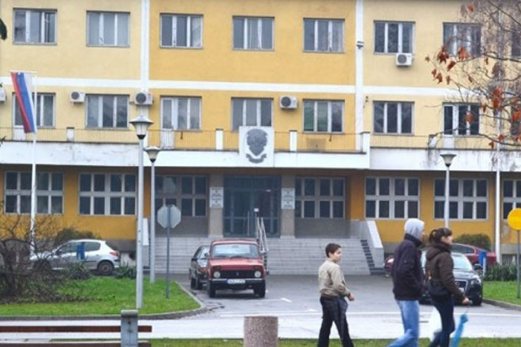 Odborničke naknade draže im od plata