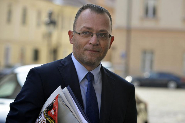 Hasanbegović odlazi sa ministarske funkcije: Nastaviću vjeran Bogu i narodu