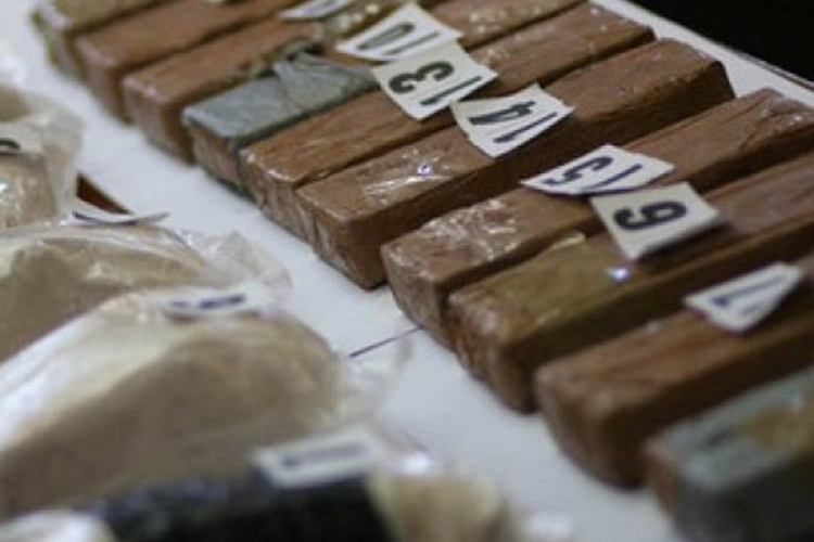 Zaplijenjeno više od 13,5 kilograma droge