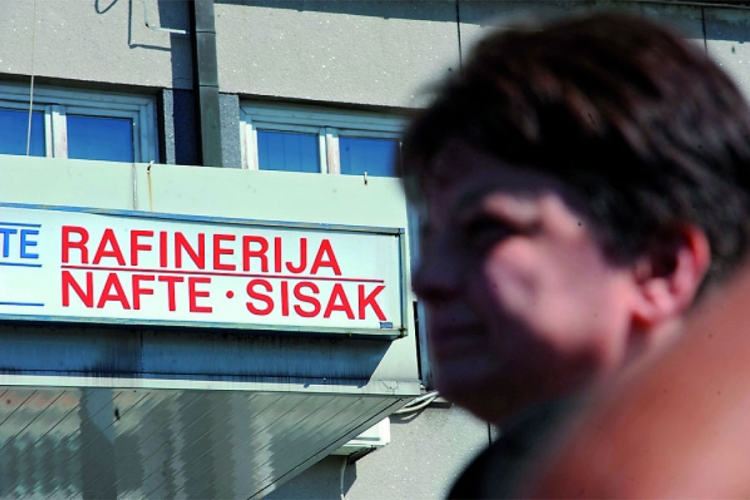 "Ina" neće zatvoriti Rafineriju u Sisku
